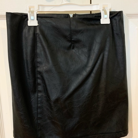 Wilfred Dress - Picture 2 of 5